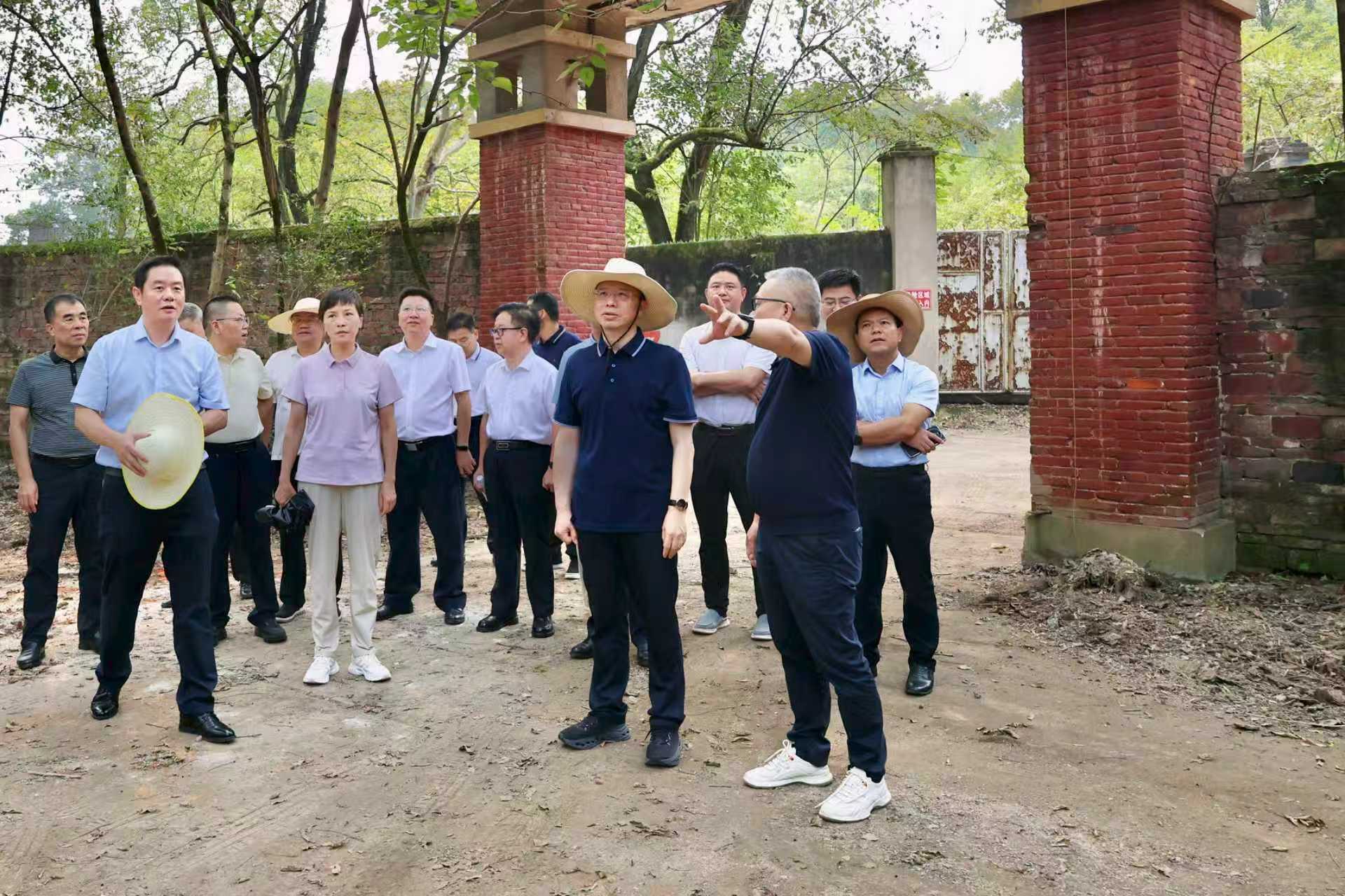 省地质院开展科技创新中心和地质装备中心基地建设暨基地盘活专题调研